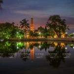 La pagode Tran Quoc est classée par le journal britannique Daily Mail parmi les seize plus belles pagodes au monde en 2016. Photo: VI