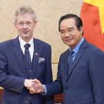 Le président du Comité populaire de Ho Chi Minh-Ville, Nguyen Van Duoc (à droite), et le président du Sénat du Parlement de la République tchèque, Milos Vystrcil. Photo: VNA