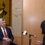 Dmitry Georgievich Novikov, député à la Douma d'État de la Fédération de Russie et premier vice-président du Comité central du Parti communiste de la Fédération de Russie (KPRF), répond à une interview de la VNA. Photo: VNA