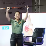 Nguyen Duc Yen Sinh remporte le titre de champion dans la catégorie carambole 3 bandes féminine lors des 14es Championnats d'Asie de billard carambole. Photo: VNA