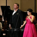 Le soprano Joseph Calleja et la soprano Kathryn Lewek au concert. Photo: VNA