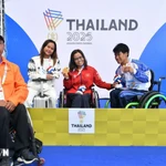 La nageuse Vi Thi Hang remporte sa quatrième médaille d'or aux 13es ASEAN Para Games. Photo : VNA