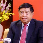 Le vice-Premier ministre Nguyên Chi Dung répond à une interview de l’Agence vietnamienne d’Information. Photo: VNA