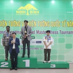 Dans la catégorie des Grands Maîtres, l’Américain Vidyarthi Vyom a remporté la médaille d’or, suivi de l’Indien Ravi Teja S., médaillé d’argent, et du Philippin Quizon Daniel, médaillé de bronze. Photo: VNA