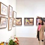 À Hanoï, l’eau et la couleur racontent une histoire