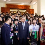 Le secrétaire général Tô Lâm rencontre de jeunes talents des minorités ethniques. Photo : VNA