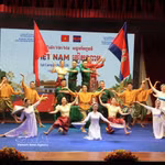 Un numéro artistique lors de la cérémonie d'inauguration de la Semaine culturelle Vietnam–Cambodge 2026. Photo: VNA