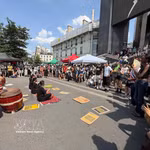 De nombreuses personnes participent au rassemblement réclame justice pour les victimes de l’agent orange et du chlordécone. Photo: VNA