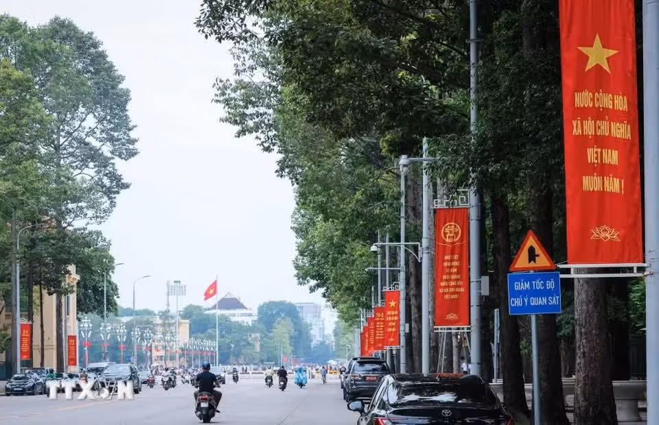 En cette fin du mois d’août, Hanoi revêt une allure nouvelle et éclatante.