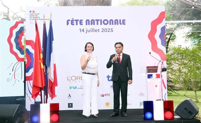 Nguyên Lôc Hà, vice-président du Comité populaire de Hô Chi Minh-Ville, et la consule générale de France à Hô Chi Minh-Ville, Emmanuelle Pavillon-Grosser, lors de l'événement. Photo: VNA