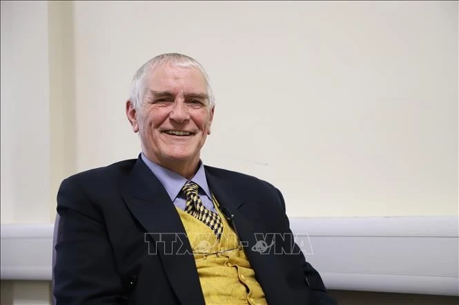 Le docteur Simon Best. Photo: VNA