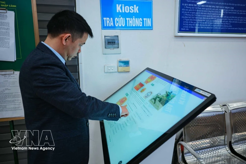 Le modèle de poste-frontière intelligent permet d’augmenter la capacité et l’efficacité du dédouanement. Photo: Modèle de poste-frontière intelligent au poste-frontière international routier n° II de Kim Thanh, Lao Cai - VNA