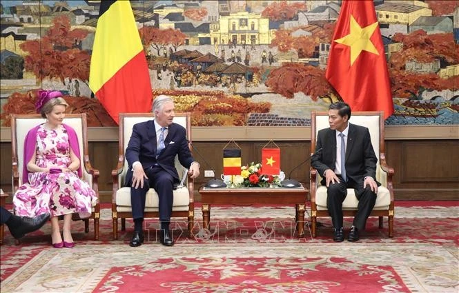 Le Roi et la Reine des Belges en visite de travail à Hai Phong. Photo: VNA