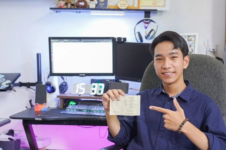 Lê Minh Hieu, élève de la classe 12A2 du lycée de Quang Tri, est l’un des 16 délégués représentant le Vietnam à la 49ᵉ édition du Bateau de la jeunesse Asie du Sud-Est – Japon (Ship for Southeast Asian and Japanese Youth Program - SSEAYP) en 2026. Photo: VNA