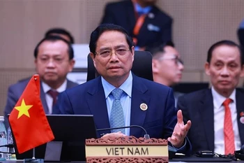 Le Premier ministre vietnamien participe au 28e Sommet ASEAN – Japon. Photo : VNA