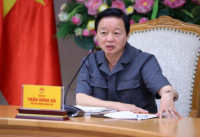 Le vice-Premier ministre Trân Hông Ha. Photo: VNA ttxvnl-pho-thu-tuong-tran-hong-ha-hop-ve-phat-trien-nha-o-xa-hoi-8295598.jpg