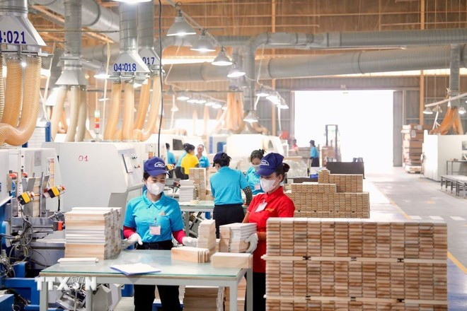 Usine dans la ville de Tan Uyen, province de Binh Duong. Photo: VNA nha-may.jpg