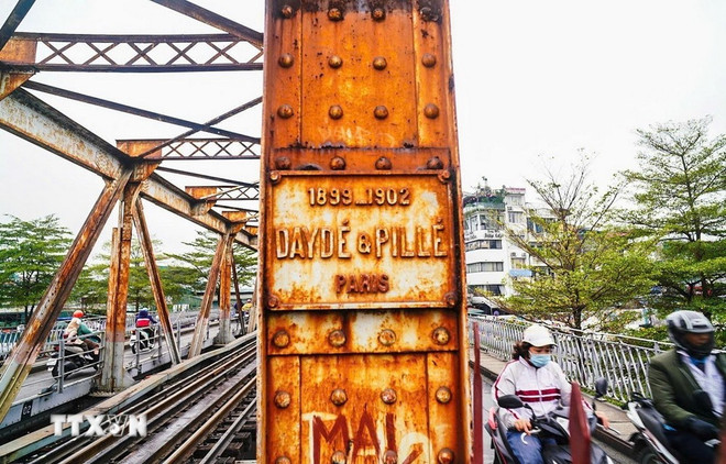 Le pont a été conçu et réalisé par l’entreprise française Daydé & Pillé. Photo: VNA cau-long-bien-18.jpg