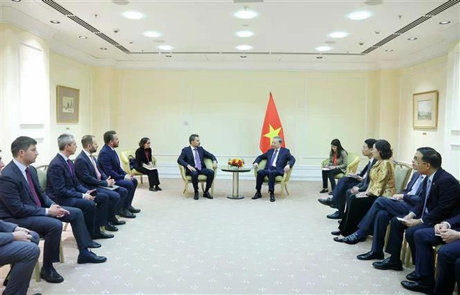 Rencontre entre le dirigeant vietnamien et le cofondateur de Cyberus et Positive Technologies. Photo: VNA vna-potal-tong-bi-thu-to-lam-tiep-nguoi-dong-sang-lap-tap-doan-positive-technology-cua-nga-8025358.jpg