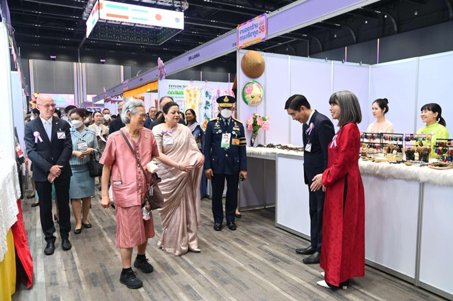 vna-potal-viet-nam-dong-gop-tich-cuc-vao-thanh-cong-cua-hoi-cho-chu-thap-do-ngoai-giao-tai-thai-lan-7884778.jpg