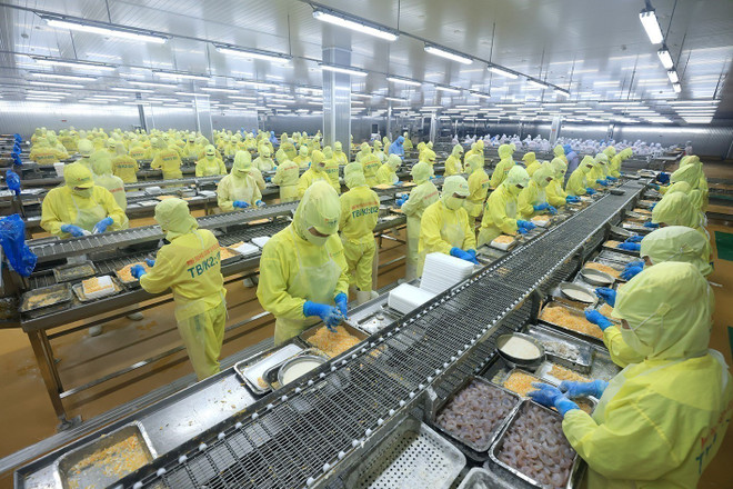 La crevette est l'un des principaux produits aquatiques exportés vers le marché américain. Photo : VNA vna-potal-viet-nam-hoa-ky-30-nam-vuot-qua-khac-biet-cung-co-quan-he-doi-tac-chien-luoc-toan-dien-8134901.jpg