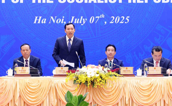 Le vice-ministre de la Sécurité publique, Le Van Tuyen, répond à des questions de journalistes. Photo: VNA vna-potal-cong-bo-quyet-dinh-ve-dac-xa-nam-2025-dot-292025-cua-chu-tich-nuoc-8135559-1.jpg