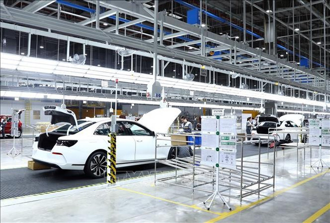 Chaîne d’assemblage de l’usine automobile VinFast. Photo d’archives : VNA o-to-180125.jpg