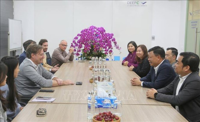 Les dirigeants du parc industriel Deep C apprécient grandement le climat d’investissement à Hai Phong. Photo : VNA vna-hai-phong.jpg