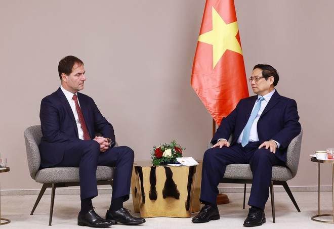 Le Premier ministre Pham Minh Chinh et le dirigeant de PPF. Photo: VNA vna-potal-thu-tuong-pham-minh-chinh-tiep-mot-so-doanh-nghiep-hang-dau-cong-hoa-sec-7815634.jpg