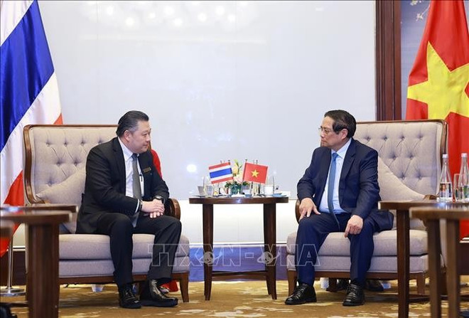 Le Premier ministre Pham Minh Chinh et Soopakij Chearavanont, président du groupe Charoen Pokphand (Thaïlande). Photo : VNA uuidf9be1635-e36f-4743-9dde-f4a5f047813bcode001library1type1mode1loctruecaptrue.jpg