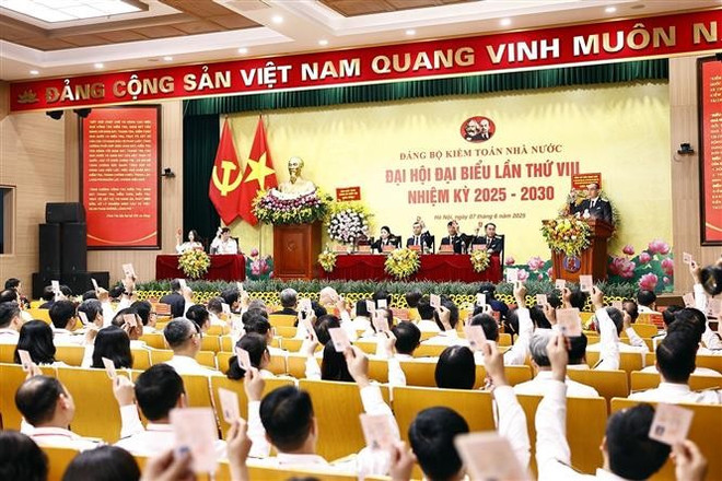 Panorama de l'événement. Photo: VNA vna-potal-chu-tich-quoc-hoi-du-dai-hoi-dai-bieu-dang-bo-kiem-toan-nha-nuoc-lan-thu-viii-8078887.jpg