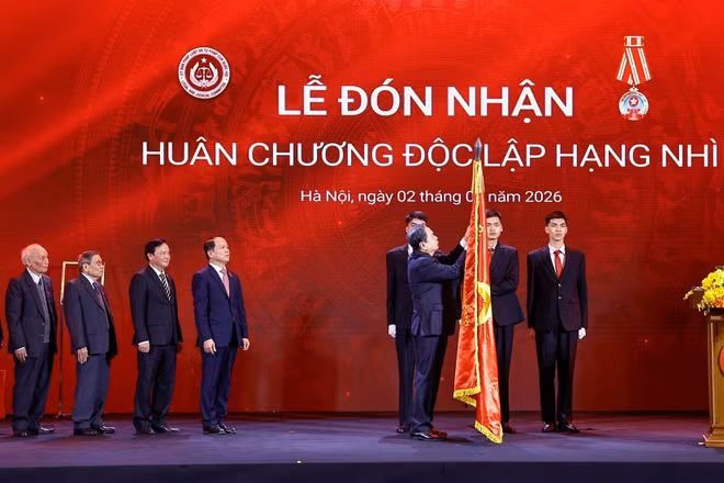 vna-potal-chu-tich-quoc-hoi-du-le-ky-niem-80-nam-ngay-thanh-lap-uy-ban-phap-luat-va-tu-phap-cua-quoc-hoi-8568566.jpg
