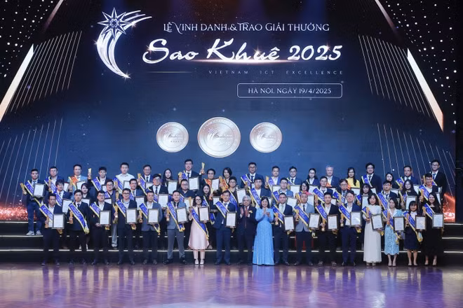 vna-potal-le-vinh-danh-va-trao-giai-thuong-sao-khue-2025-7982217.jpg