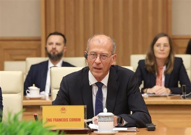 François Corbin, vice-président du Mouvement des Entreprises de France International (MEDEF International) et représentant spécial du ministre français de l’Europe et des Affaires étrangères pour les relations économiques avec l’ASEAN. Photo: VNA vna-potal-pho-thu-tuong-ho-duc-phoc-tiep-doan-doanh-nghiep-phap-8056706.jpg
