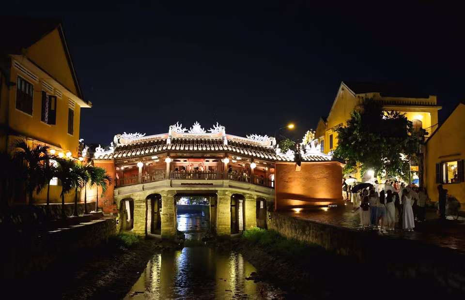 Symbole intemporel de Hôi An, le Chùa Câu – ou "Pont-Pagode" – incarne l’harmonie architecturale née des échanges culturels entre le Vietnam, le Japon et la Chine. Photo : Nhat Anh - VNA