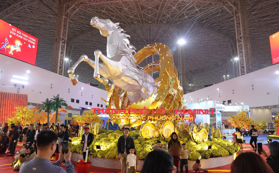La Foire du Printemps 2026 qui se tient du 2 au 13 février au Centre national des expositions du Vietnam, dans la commune de Dông Anh, constitue une initiative majeure de promotion commerciale à l’échelle nationale. Photo : VNA