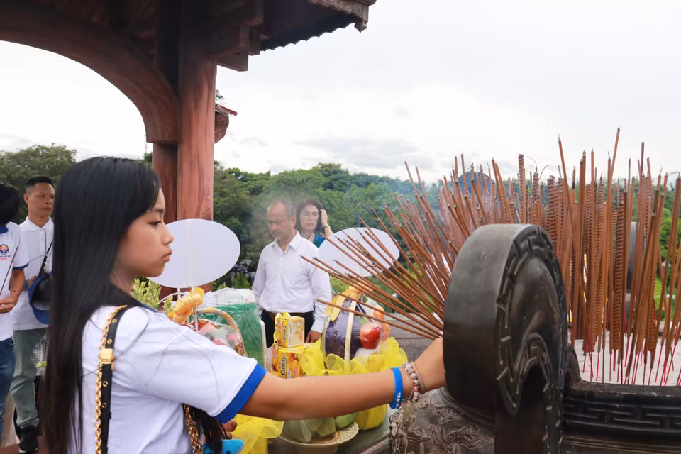 Organisé annuellement par le Comité d'État pour les Vietnamiens d’outre-mer (relevant du ministère des Affaires étrangères), l’événement a pour but de resserrer les liens culturels et affectifs de la jeune génération de la diaspora avec sa terre d'origine. Photo: VNA