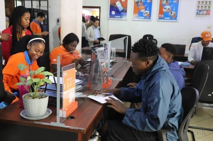 Movitel, coentreprise entre le groupe des télécommunications de l'Armée vietnamienne (Viettel) et la société mozambicaine SPI, contribue notablement au développement socio-économique du Mozambique et constitue un élément clé de la coopération entre les deux pays. Photo : VNA