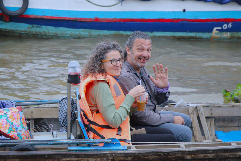 À 30 minutes en bateau de Can Tho, le marché flottant de Cai Rang regorge de bateaux chargés de pastèques, melons, carottes, patates douces, fruits et oignons – un spectacle unique du delta du Mékong ! Photo : VNA