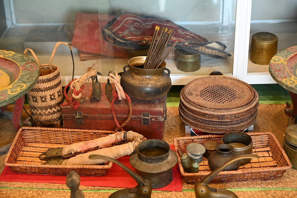 Des antiquités de grande valeur sont exposées au musée des antiquités de Mui Ne. Photo : VNA