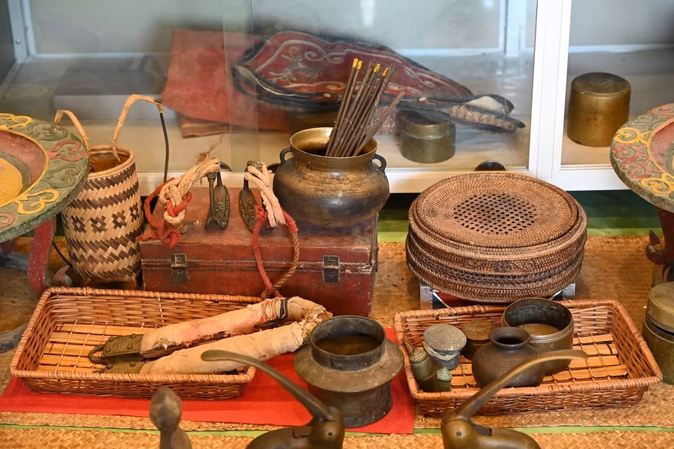 Des antiquités de grande valeur sont exposées au musée des antiquités de Mui Ne. Photo : VNA