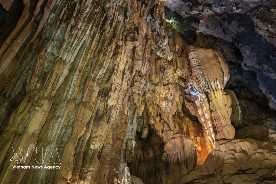 La grotte ''Thang'' fera l'objet d'études scientifiques approfondies avant d'être officiellement intégrée aux circuits de tourisme d'aventure dans un futur proche. Photo : VNA