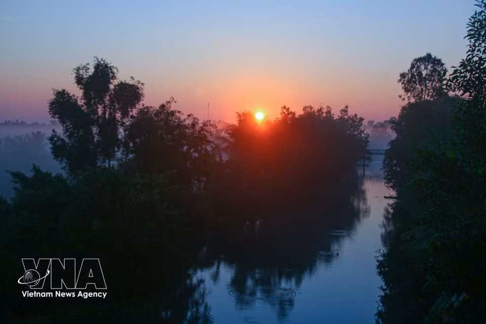 Atmosphère paisible de Can Tho au petit matin. Photo : VNA