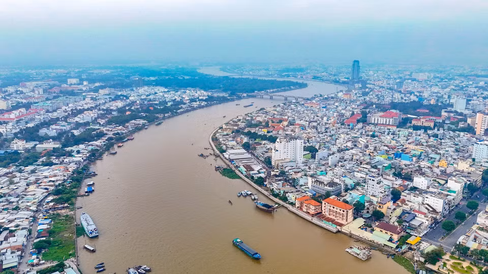 La rivière Cân Tho, frontière naturelle entre le district de Ninh Kiêu et celui de Cai Rang. Photo : VNA