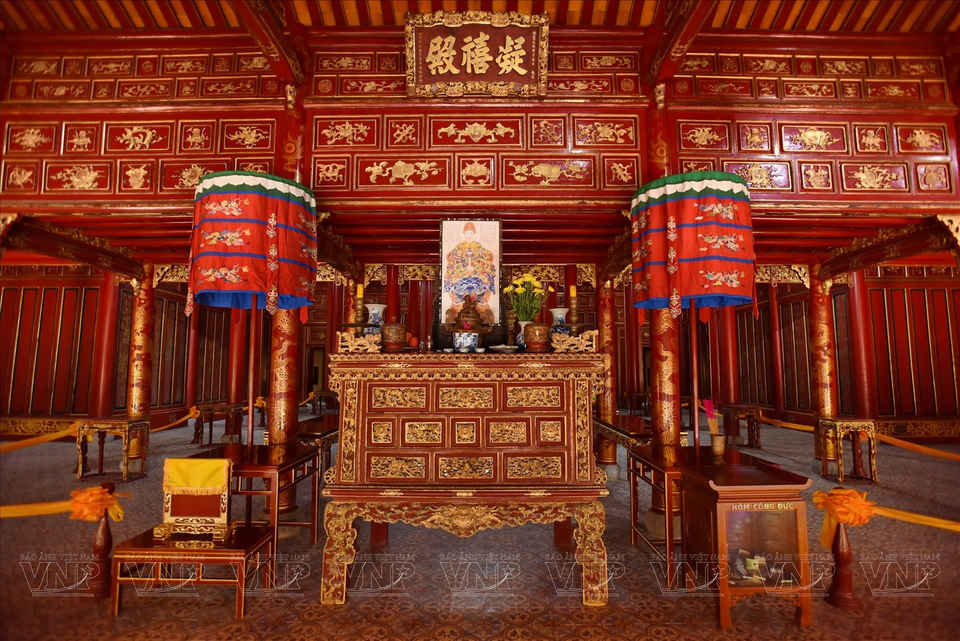 Lieu de culte du roi Dông Khanh dans le palais Ngung Hy. Photo : VNP