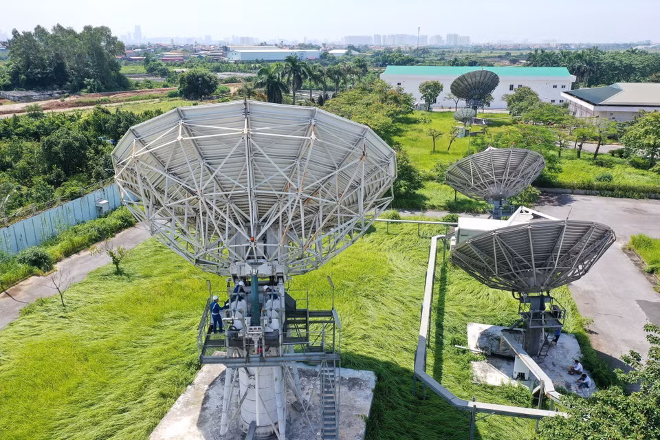 La station de contrôle et d’exploitation satellitaire VINASAT - Quê Duong, construite à grande échelle à Cat Quê, Hoai Duc, Hanoi, est la principale station de suivi des satellites de télécommunications VINASAT-1 et VINASAT-2. Photo : VNA