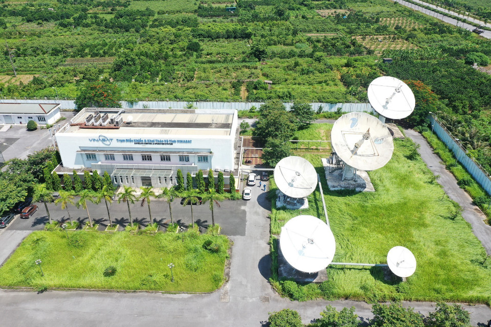 La station de contrôle et d’exploitation satellitaire VINASAT - Quê Duong est la principale station de contrôle construite à grande échelle à Cat Quê, Hoai Duc, Hanoi. Photo : VNA