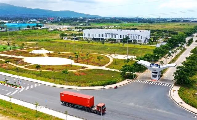 Zone industrielle de Phu My 3 à Ba Ria, province de Vung Tau. L'immobilier s'est classé au deuxième rang en termes d'investissement étranger de janvier à août, représentant près de 20 % du total des investissements directs étrangers (IDE) enregistrés dans le pays. (Photo : VNA)