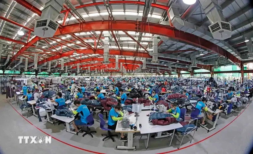 Considéré comme l'une des économies « petit tigre » d'Asie du Sud-Est pour son modèle de croissance axé sur les exportations, similaire à celui des « tigres asiatiques » que sont Singapour, la République de Corée et Taïwan (Chine), le Vietnam continue de connaître une forte croissance économique. Photo : VNA