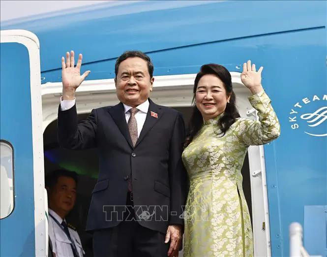 Le président de l'Assemblée nationale, Tran Thanh Man, et son épouse, Nguyen Thi Thanh Nga. Photo: VNA